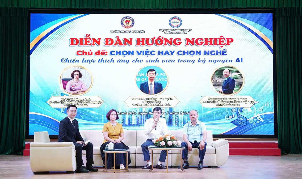 Diễn đàn hướng nghiệp “Chọn việc hay chọn nghề”: Gợi mở chiến lược thích ứng cho sinh viên trong kỷ nguyên AI